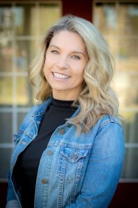 Headshot for Amy-Lynn Sullivan